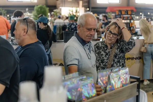 Customers queuing at the Kort Coffee stand, Kort Coffee