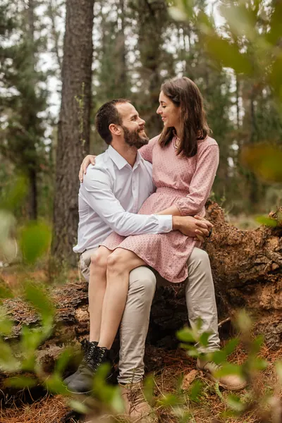 IW and Tarien, engagements shoot, photograph 5 of 12