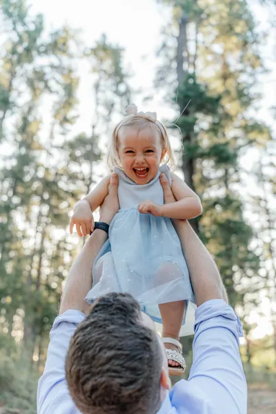 The May family, family shoot, photograph 5 of 17