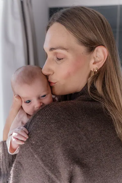 Ella, newborn shoot, photograph 4 of 19