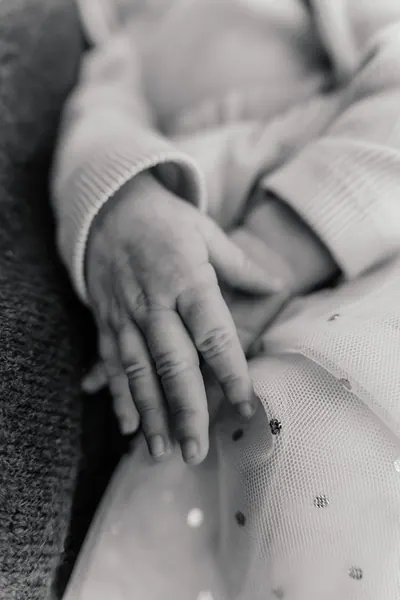 Ella, newborn shoot, photograph 6 of 19