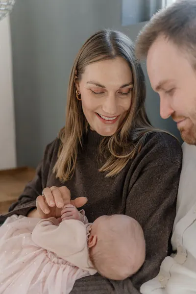 Ella, newborn shoot, photograph 7 of 19