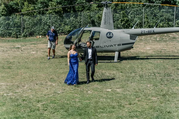Jonathan and Matilda, proposals shoot, photograph 2 of 56